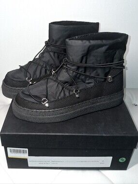 8 by YOOX black puffer snow boot lace-up detail Silver Hardware Ski EU 39 NWT